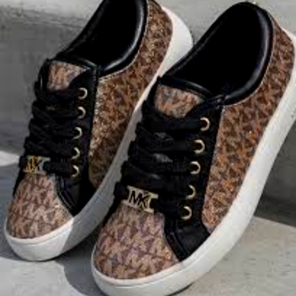 Shoes - Picture 1 of 1